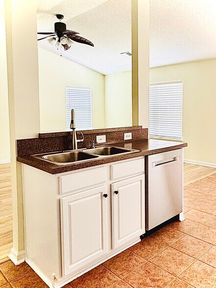 Building Photo - 188 Tibton Cir
