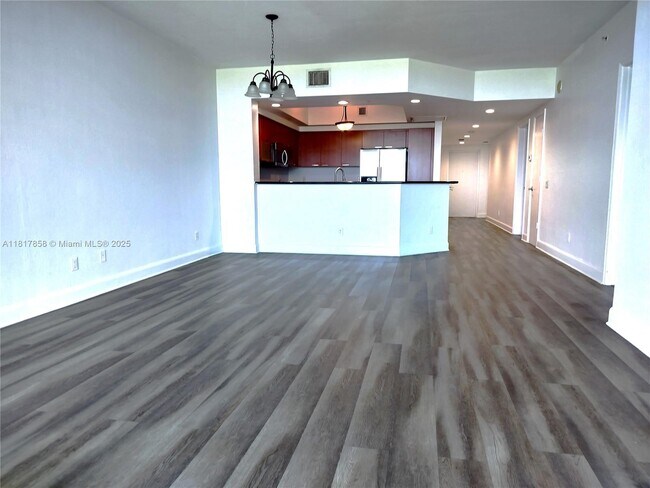 Building Photo - 14951 Royal Oaks Ln