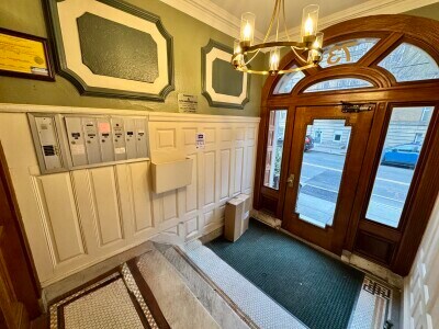 Building Photo - 97 Saint Paul St