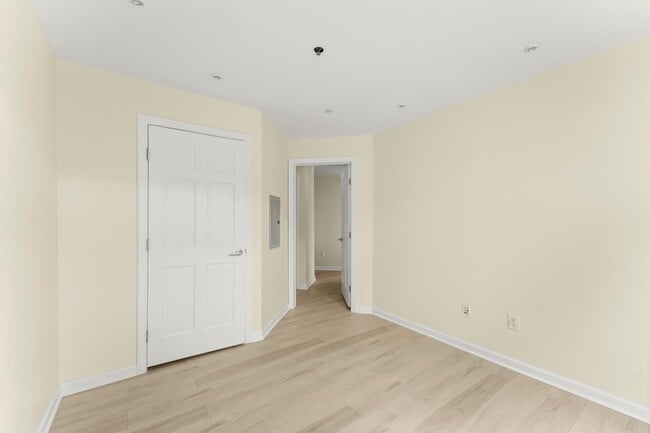 Building Photo - 24 Ave at Port Imperial