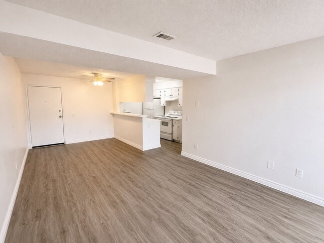 Building Photo - 13950 Foothill Blvd