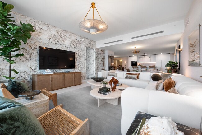 Building Photo - 900 N Ocean Blvd