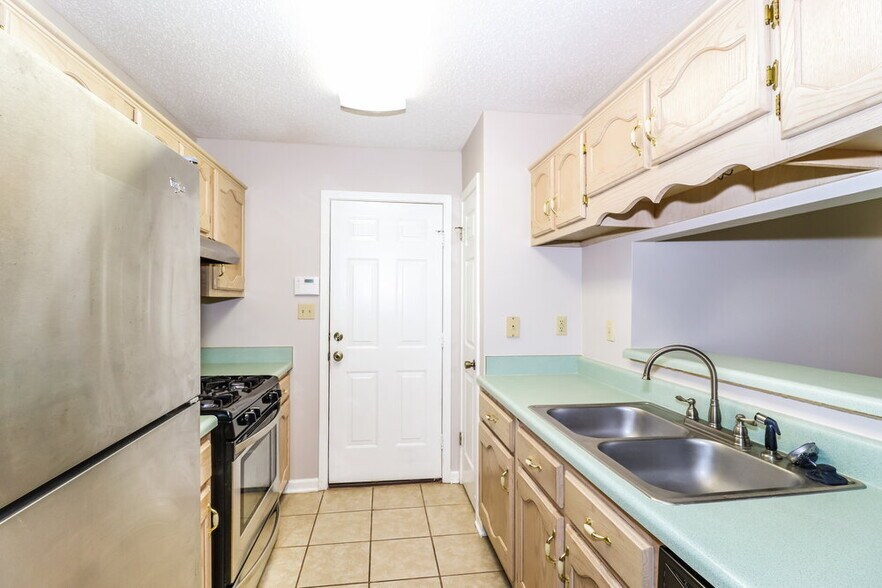 Building Photo - 9587 Daly Dr