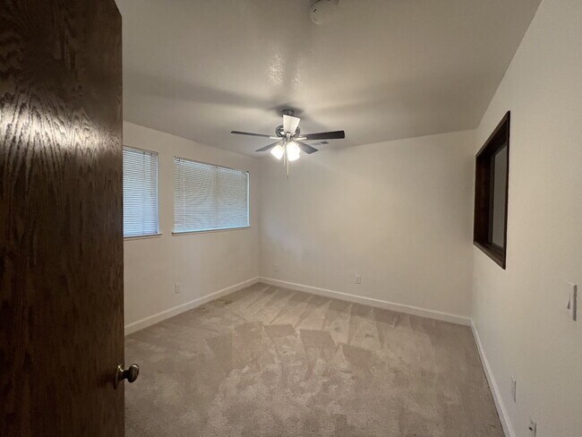 Building Photo - Beautiful Condo in Villa Del Sol – 2 Beds,...