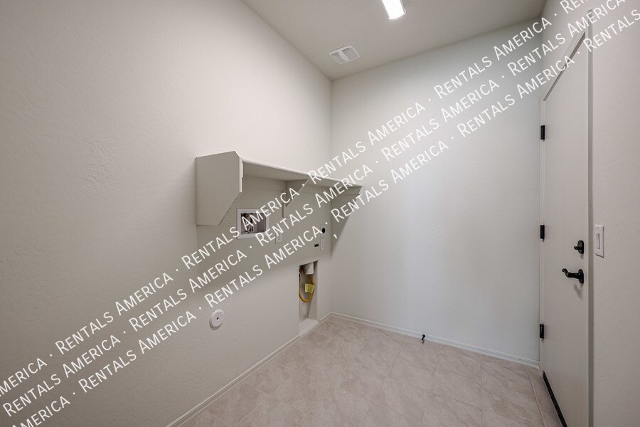 Building Photo - 18675 N 268th Ave