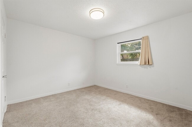 Building Photo - 1219 Wisterwood Dr