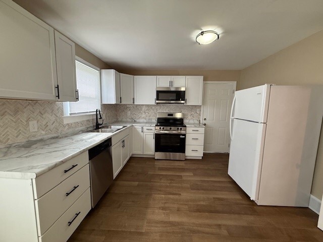 Building Photo - 7019 Manette Dr