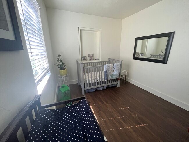 Building Photo - 2618 SW 12th St