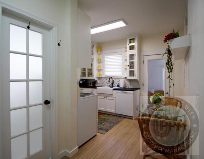 Building Photo - 822 N 50th Ave