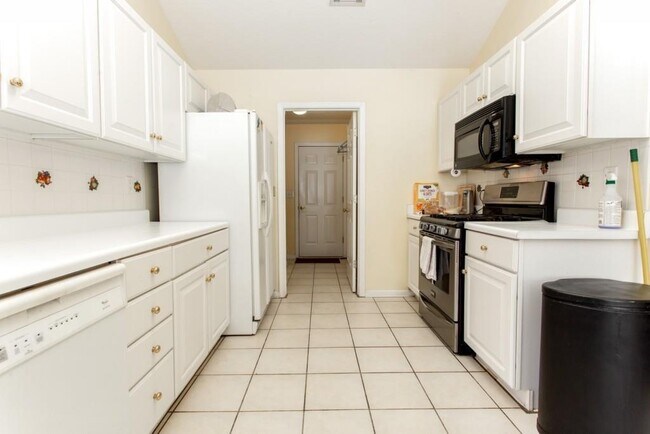 Building Photo - 6229 Huckleberry Ridge