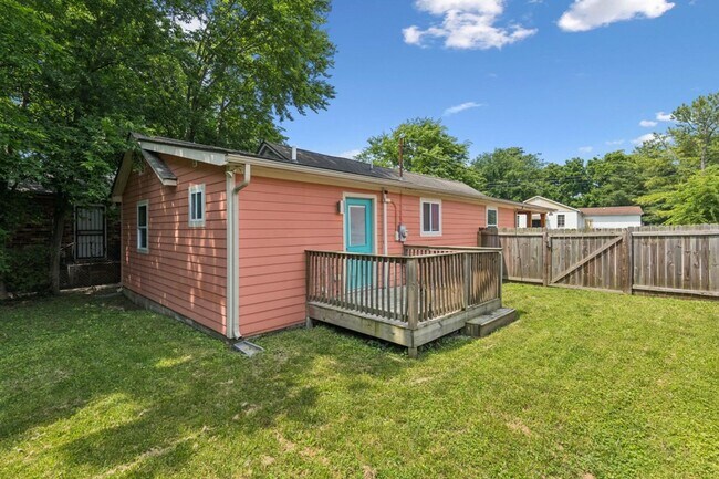 Building Photo - North Nashville Bungalow
