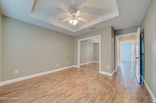 Building Photo - 5409 Nicole Blvd