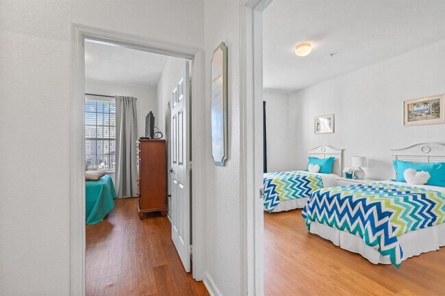 Building Photo - 2310 Silver Palm Dr