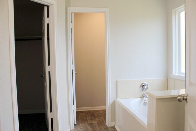 Building Photo - 3139 Upland Spring Trace