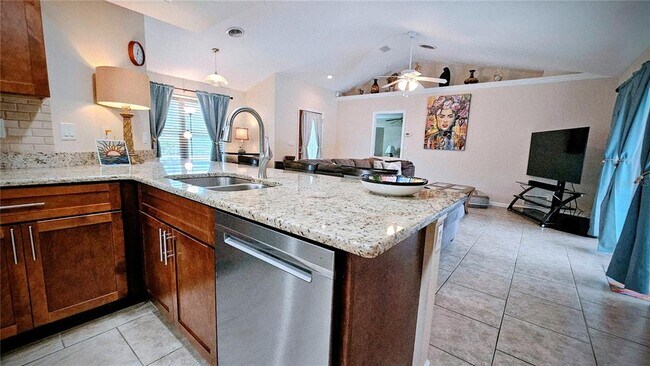 Building Photo - 881 Bayshore Dr