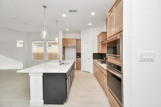 Building Photo - 211 Amaranth Wy
