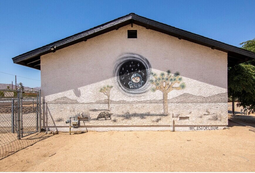 Building Photo - 72654 Sunnyslope Dr