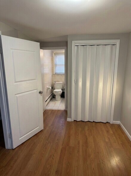 Building Photo - 3933 James St