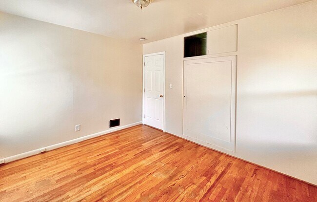 Building Photo - Recently Renovated House With Fenced Back ...