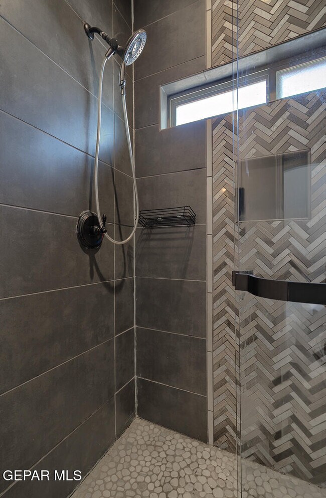 Building Photo - 14805 Holly Springs