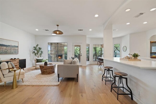 Building Photo - 403 Stirrup Dr