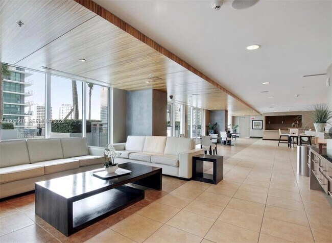 Building Photo - 60 SW 13th St