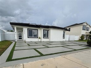 Building Photo - 15953 SW 307 Terrace