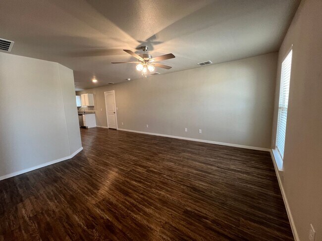 Building Photo - Pre leasing for July: Upland West.