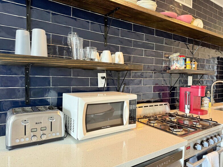 Building Photo - 215 Piedmont Ave NE