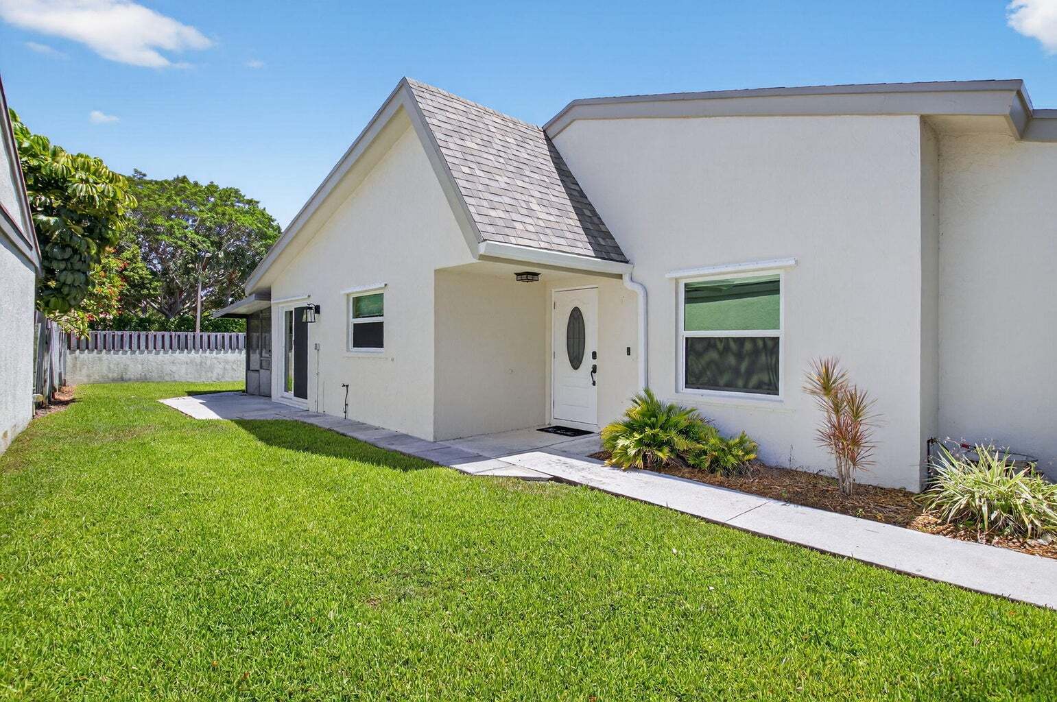 Building Photo - 45 Baytree Cir