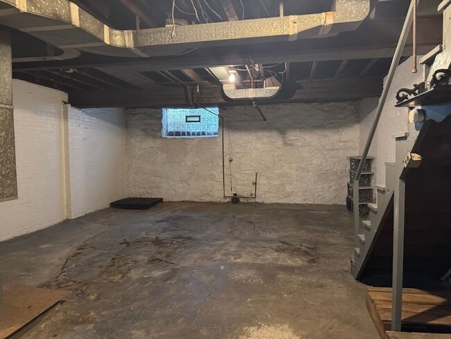 Building Photo - Great Morningside Row House with Front Porch!