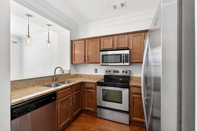 Building Photo - 2310 Elliott Ave