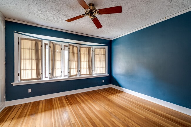 Building Photo - 126 Mahrt Ave