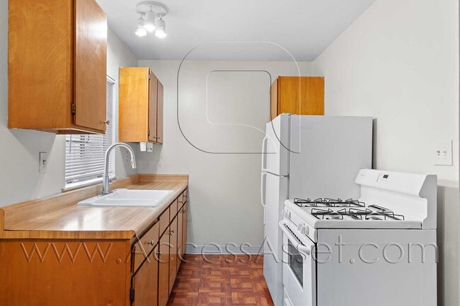 Building Photo - Comforting Charm 1 Bed / 1 Bath Home In Po...