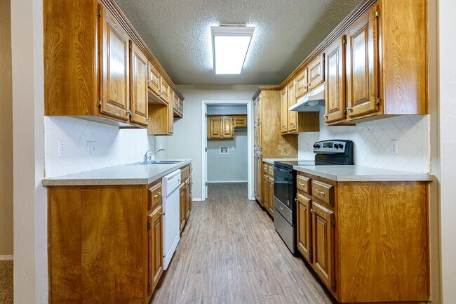 Building Photo - Wonderful Home in South Lubbock!