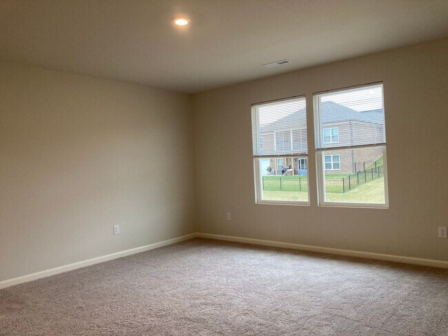 Building Photo - 117 Elegance Wy