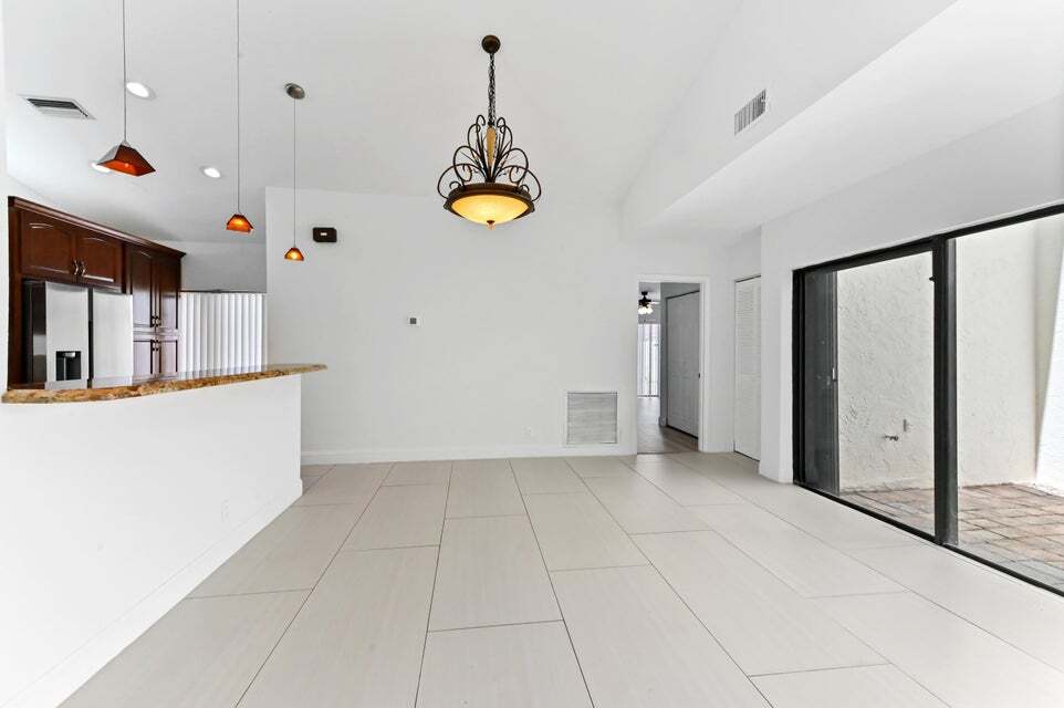 Building Photo - 21757 Contado Rd