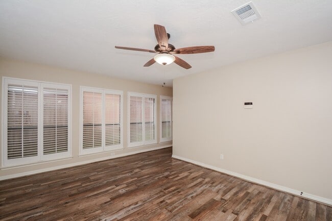 Building Photo - 12518 Dolgo Dr