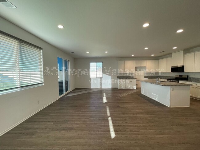 Building Photo - 1023 Haviture Wy