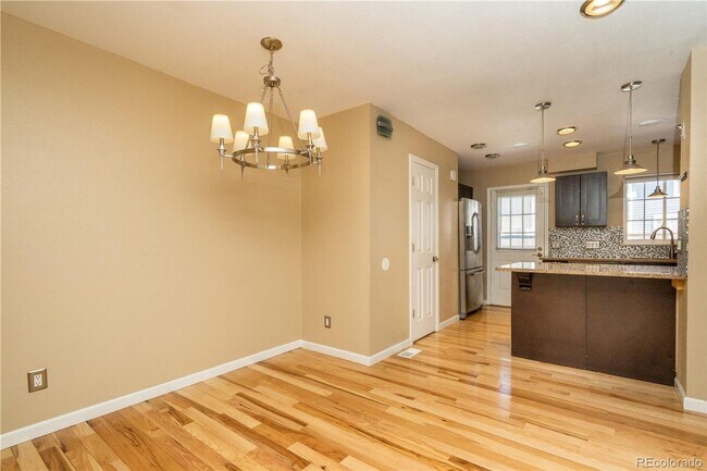 Building Photo - Beautiful Two Bedroom Two Bath Townhome in Indian Creek