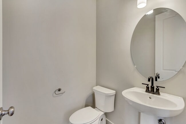 Building Photo - 3 Bedroom 2.5 Bathroom Home in Lehi!