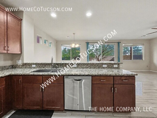 Building Photo - 2808 N Silkie Pl