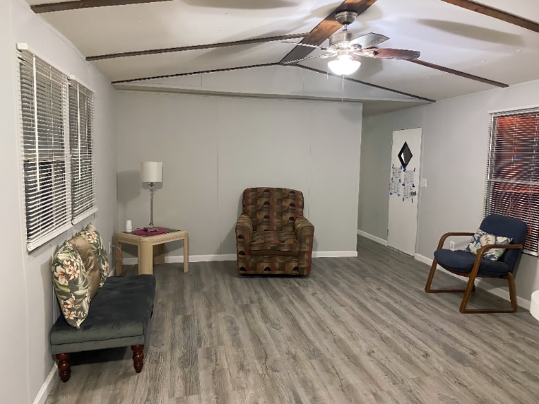 Building Photo - 777 E Yerby St