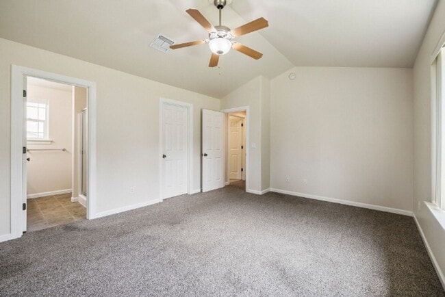 Building Photo - Great home in newer subdivision