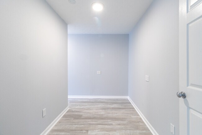 Building Photo - 770 Mahoney Rd