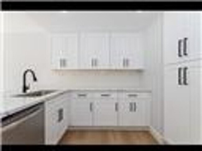 Building Photo - Lovely & renewly renovated home in Rancha Cucamonga