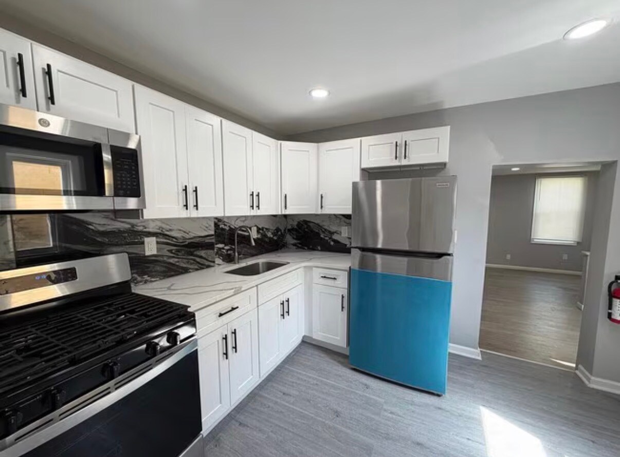 Building Photo - 12 Cedar Aly