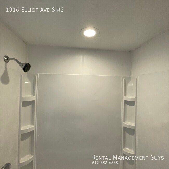 Building Photo - 1916 Elliot Ave