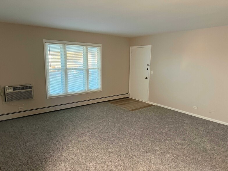 Building Photo - 39 Surrey Dr