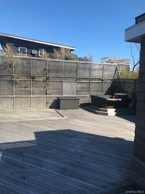 Building Photo - 16 Crescent Walk